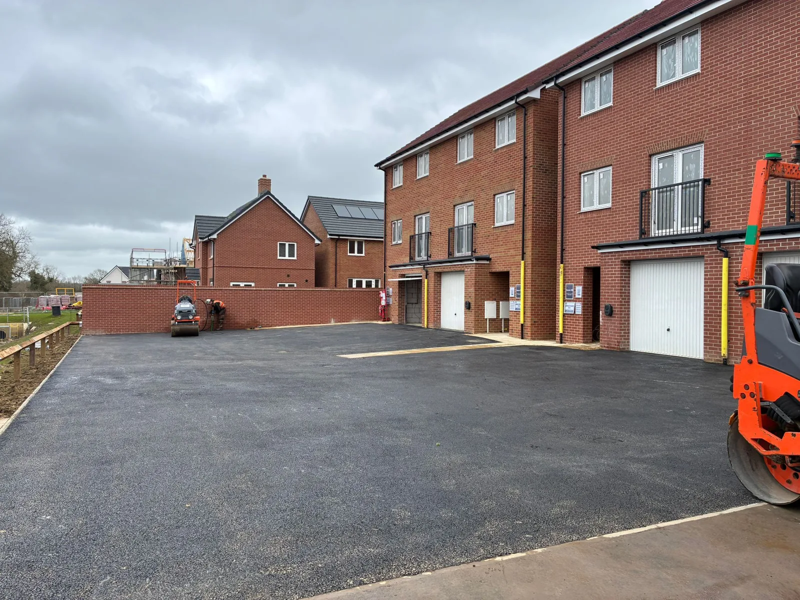 Residential driveway surfacing by Stardom Ltd